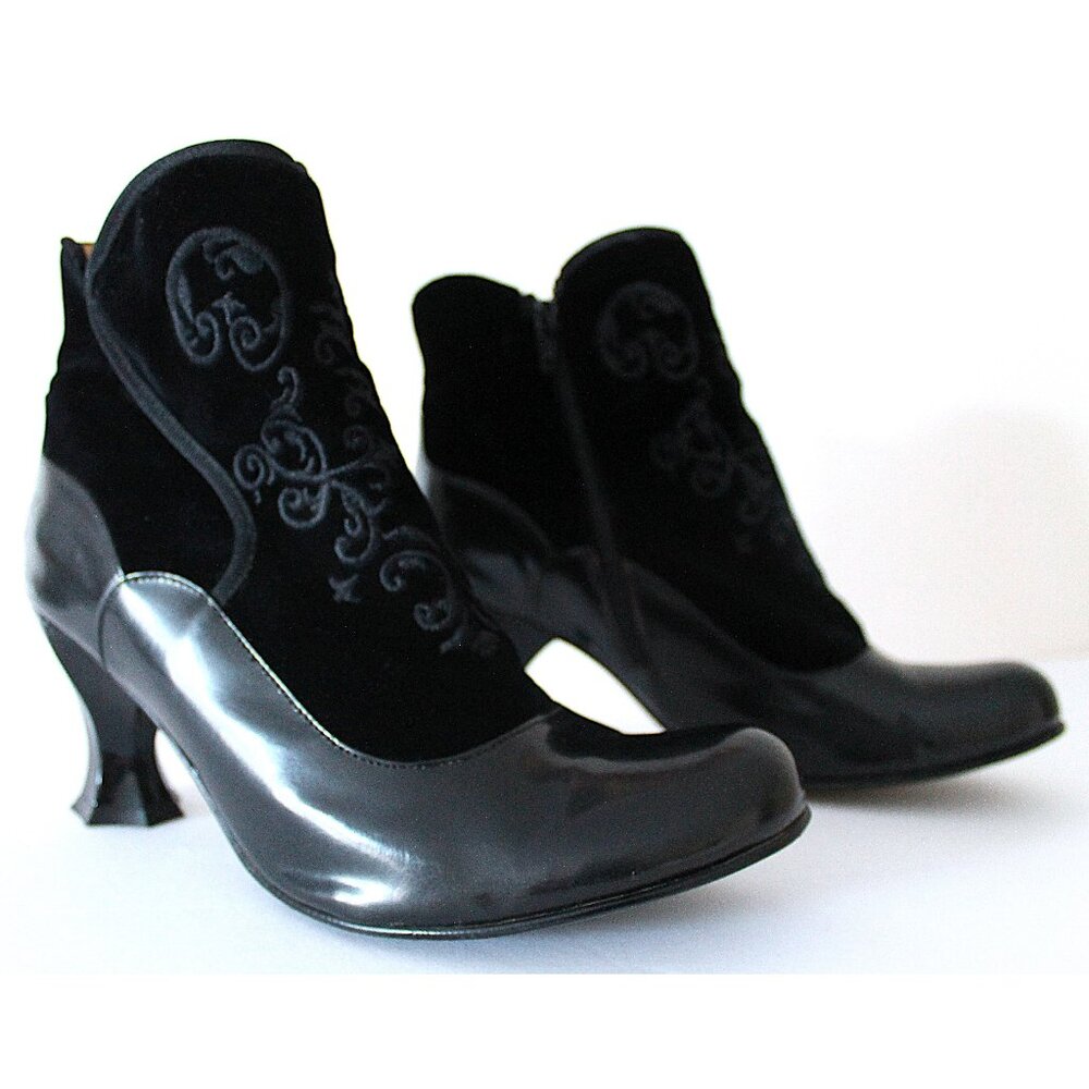 John Fluevog Baroque Lorrain Ankle Boot / Size 8.5 / Black Velvet Embroidered - Picture 4 of 12